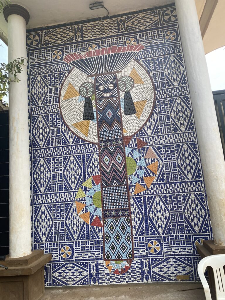 Serenity Ndeng, une immersion artistique et mémorielle au cœur de l'Ouest CAMEROUN img 4451